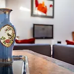 Yid Vellutini 아파트 *