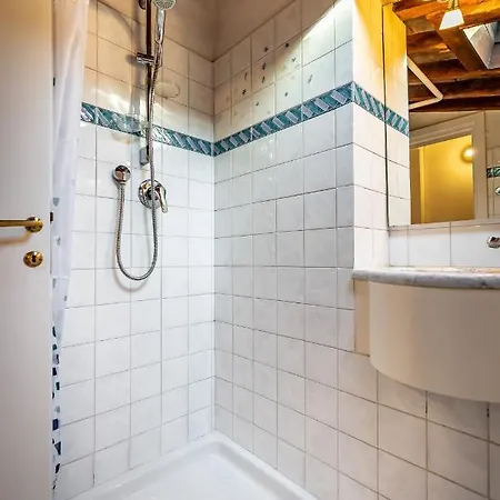 Yid Vellutini Apartment