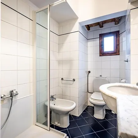 Yid Vellutini Apartment Florence