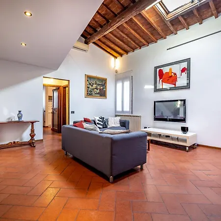 Yid Vellutini Apartment *