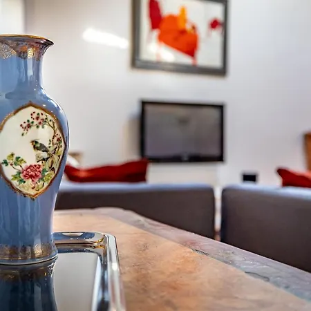 Yid Vellutini Appartement